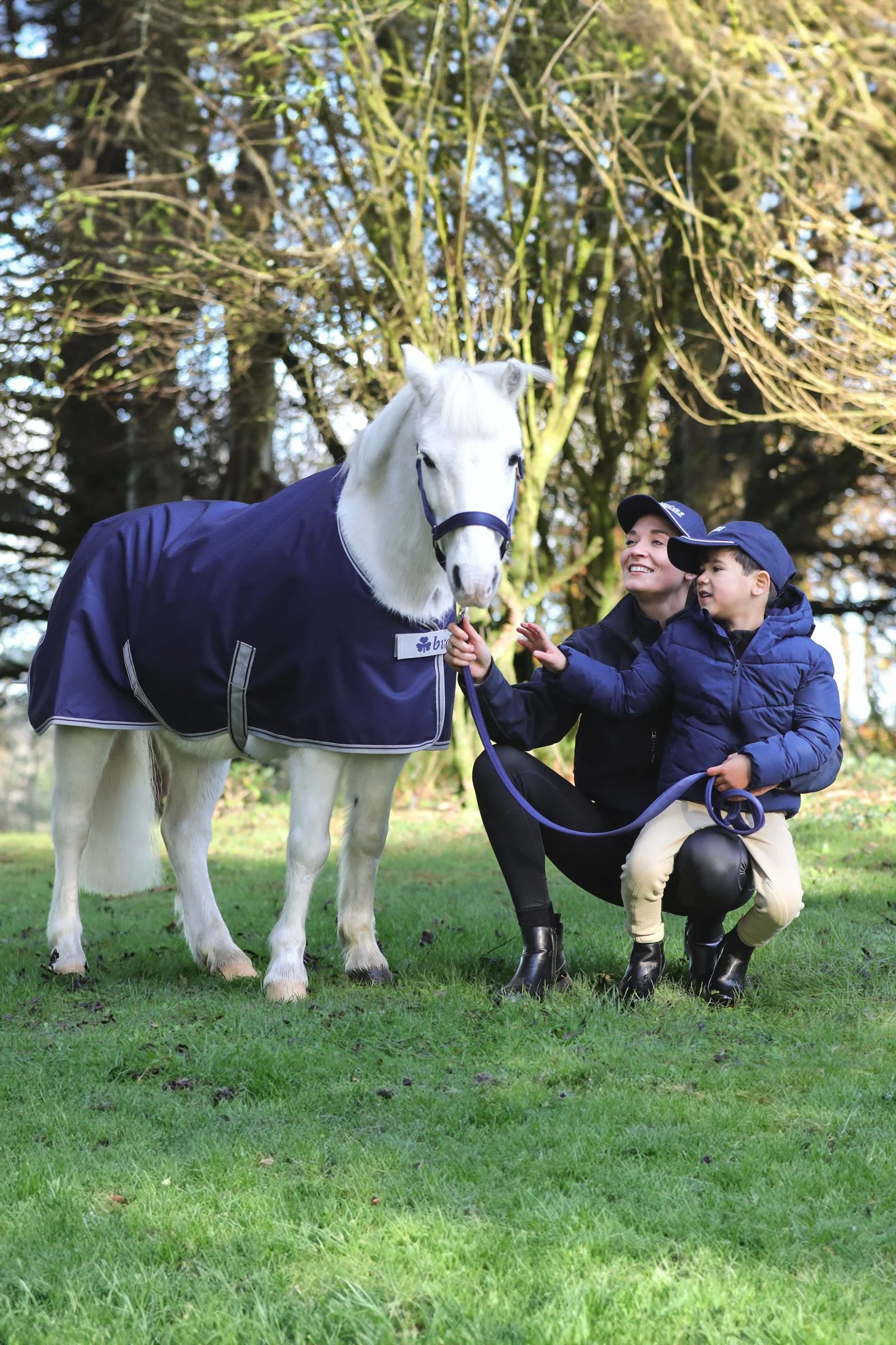 Freedom lett pony utedekken, 0 g Navy/Silver 90